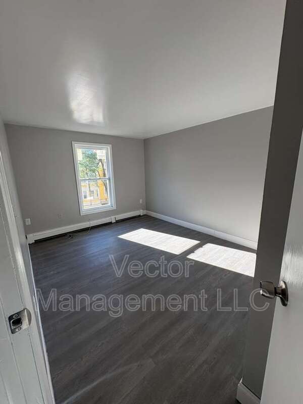 Building Photo - 507 Howard Ave