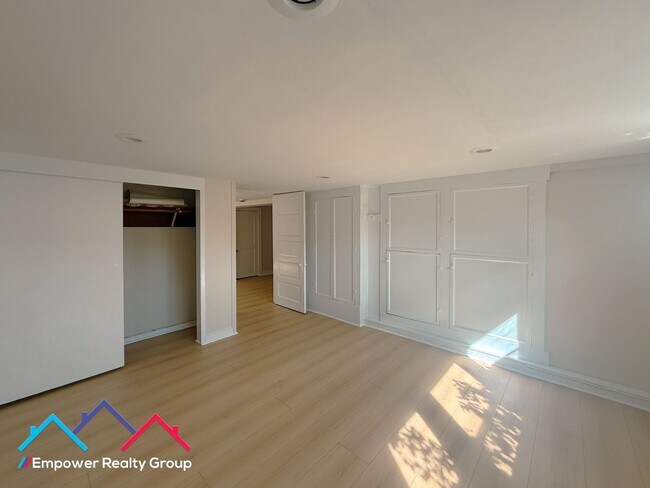 Building Photo - 2620 Santa Clara Ave