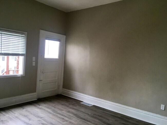 Building Photo - *** Amazing Apartment in Mt. Washington * ...