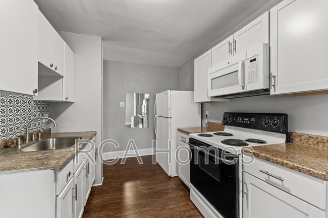 Building Photo - 528 1/2 E Raymond St.