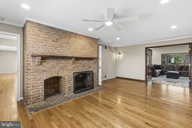 Building Photo - 2713 Wesleyan Dr