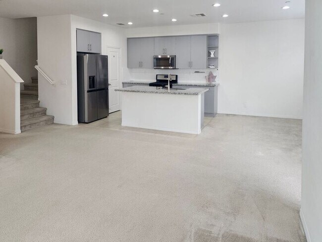 Building Photo - 2415 Tapestry Wy