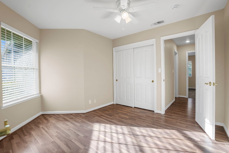 Building Photo - 209 Grapewood Ct