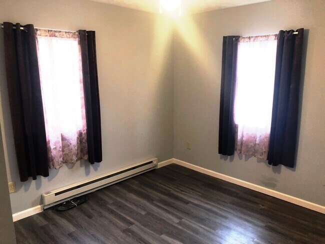 Building Photo - 520 - 1136-38 Delos