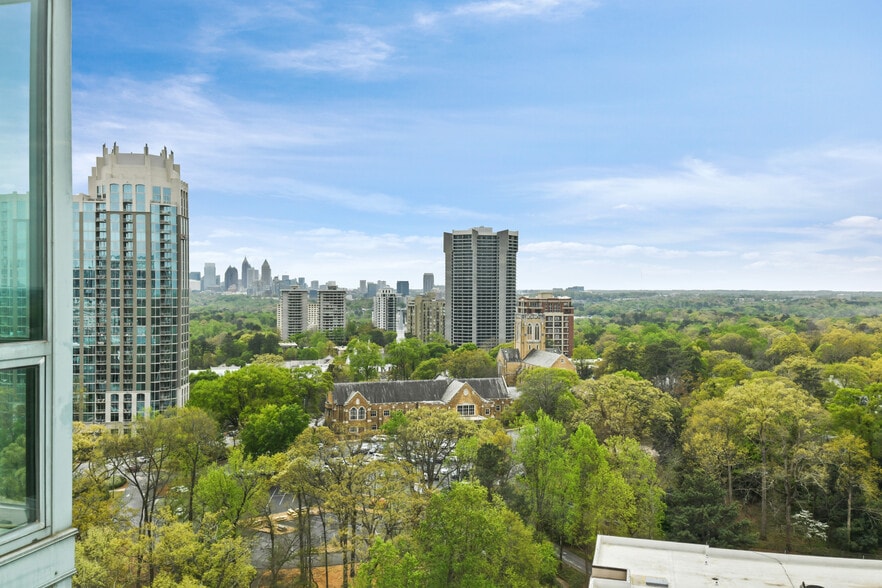 East View - 2870 Pharr Court South NW