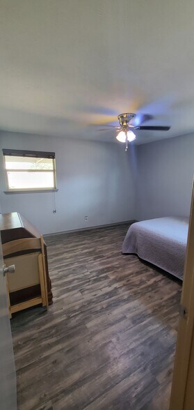 2nd bedroom - 4525 Sisk Rd