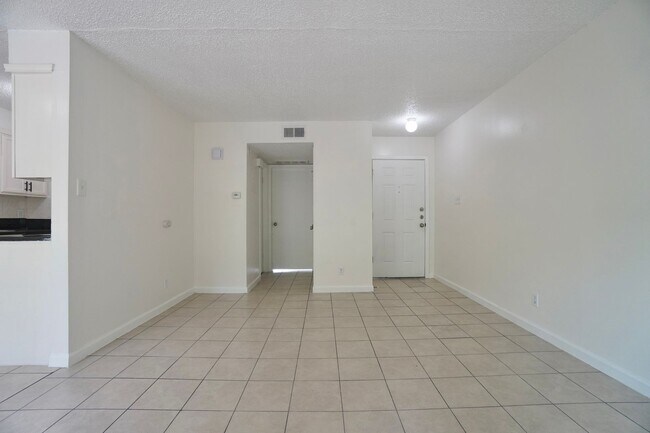 Building Photo - 2906 Sweeney Ln