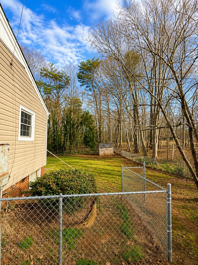 Building Photo - 608 N Wilba Rd