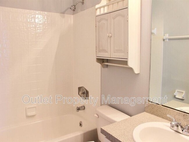 Building Photo - 6291 Arlington Ct