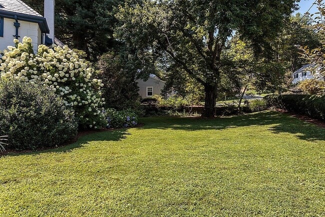 Building Photo - 244 Clifton St