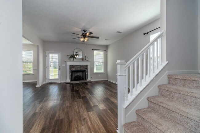 Building Photo - 4831 Fairmont Dr