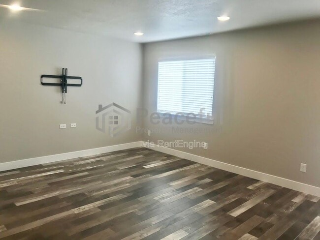 Building Photo - 3148 N Whitetail Dr