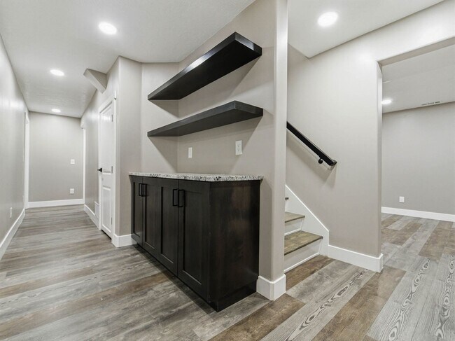 Building Photo - RES_O VAN DER WATT_14512