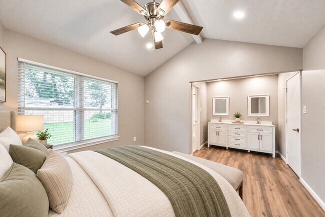 Building Photo - 24615 Shellbrook Dr