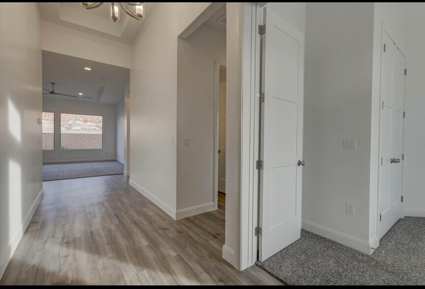 Building Photo - 4729 S Lucy Ln