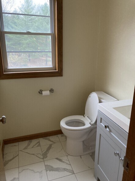 Building Photo - 30 Mansfield Dr