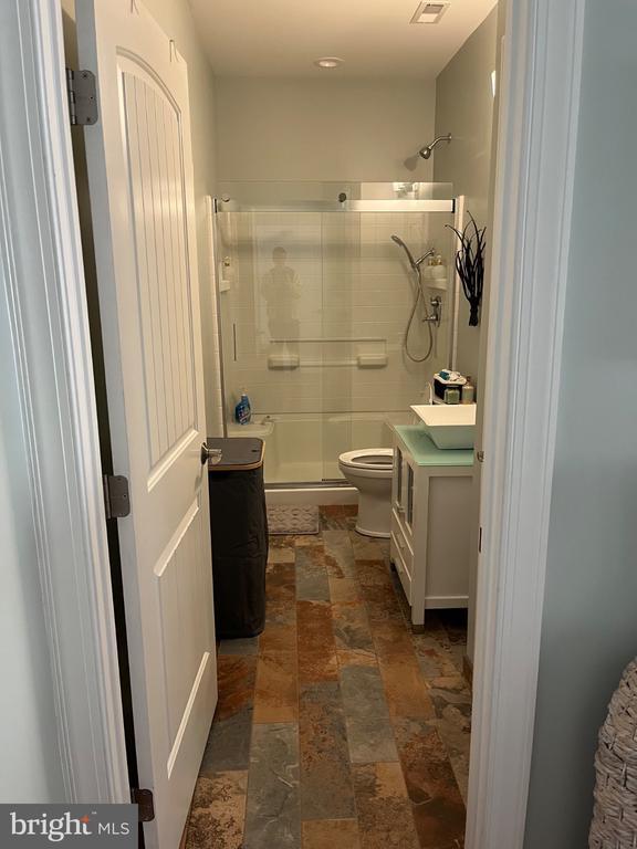 Building Photo - 23930 Brickhouse Farm Ln