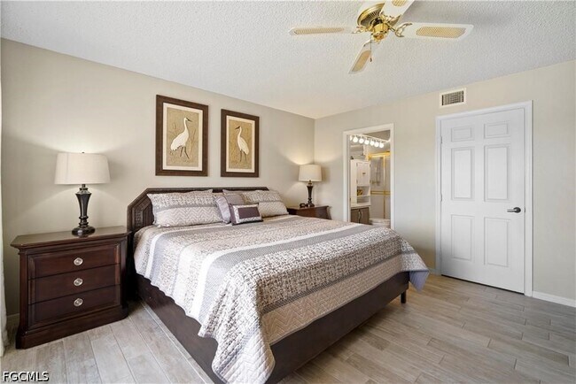 Building Photo - 7430 Lake Breeze Dr