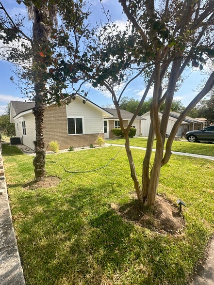 Building Photo - 6803 Hillcroft Dr