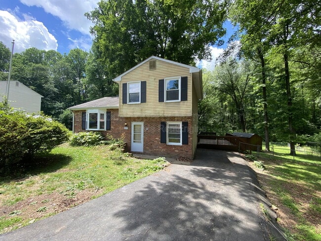 Building Photo - 6022 Battlefield Green Dr