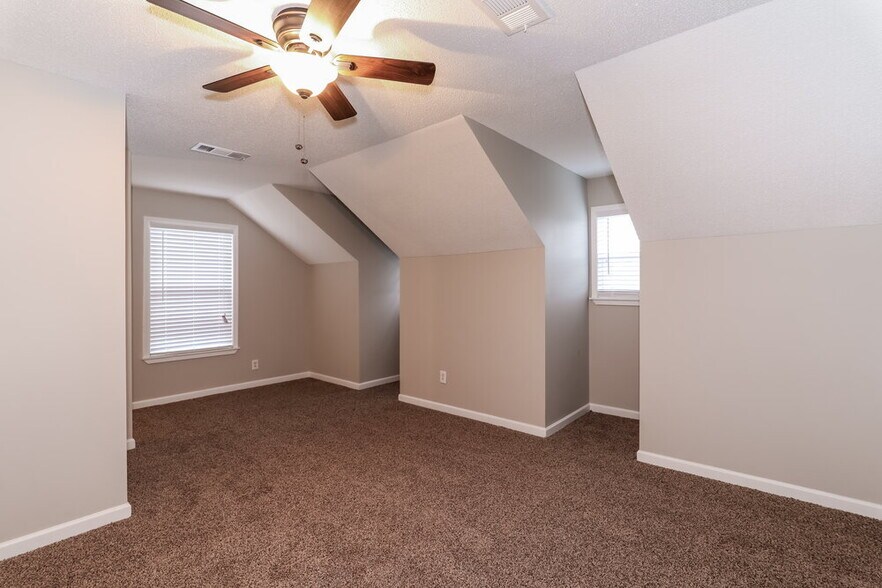 Building Photo - 5467 Milton Ridge Dr