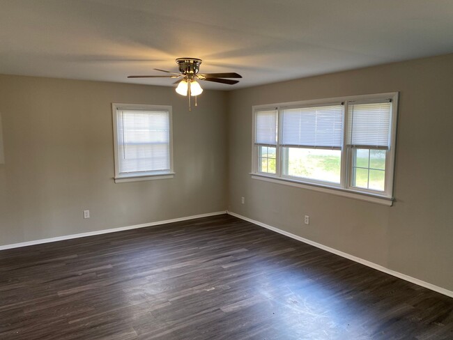 Building Photo - Charming home in Highland Springs