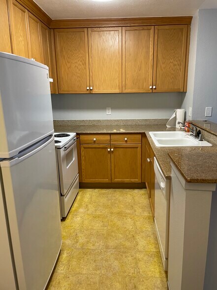 Building Photo - 1333 N Camino Alto