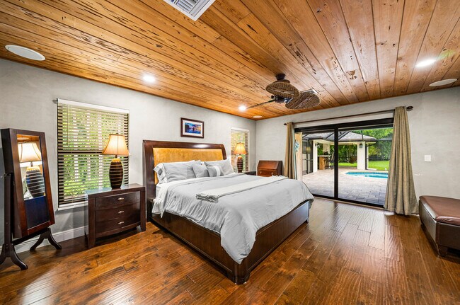 Building Photo - 12466 Quercus Ln