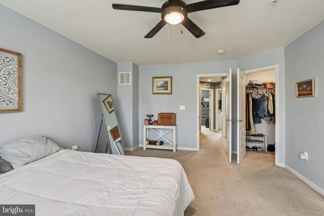 Building Photo - 1306 Hawk Hollow Dr