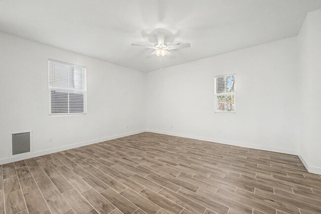 Building Photo - 5512 S Dillon Cir