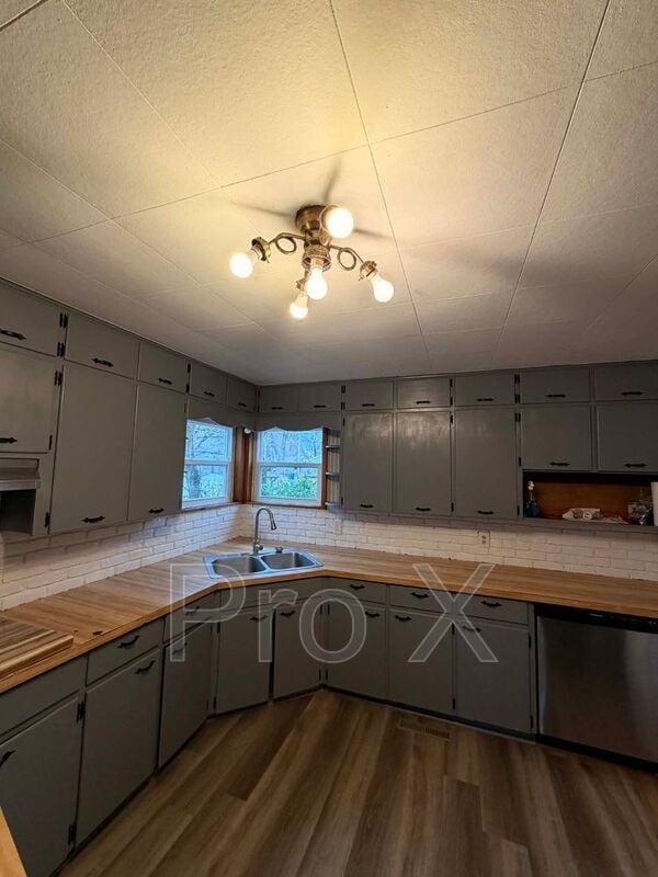 Building Photo - 1727 S Empire Ave