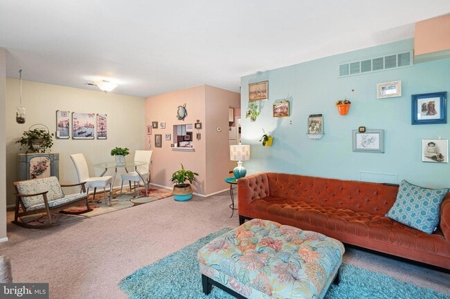Building Photo - 4300 Dearborn Cir