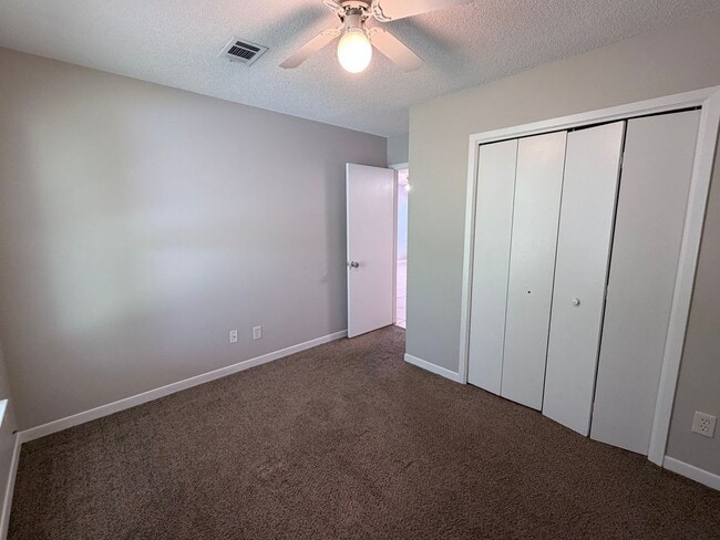 Building Photo - 2 Bedroom 1 Bath in Milton Available for Rent!