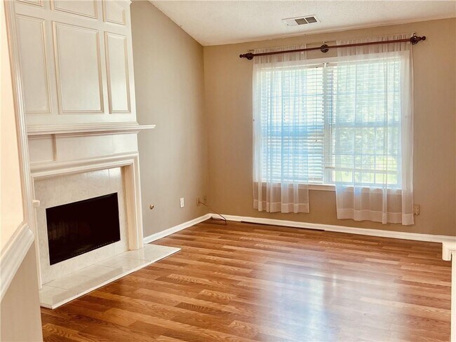 Building Photo - 391 Bass Way NW