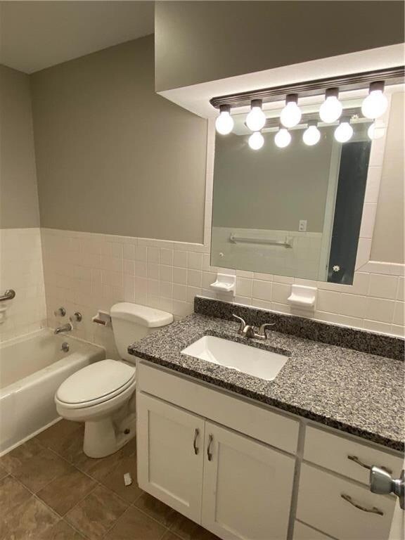 Building Photo - 704 E Culton St