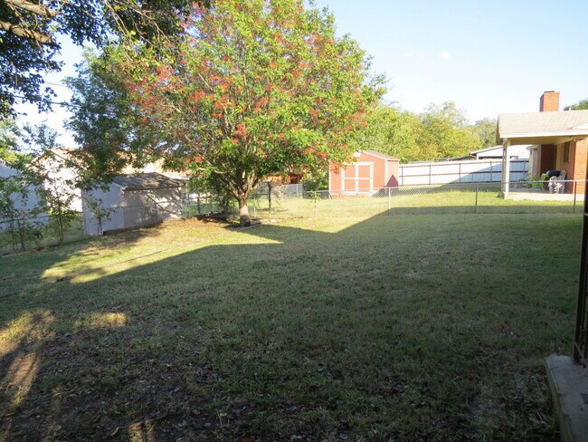 Building Photo - 1619 Leader Dr