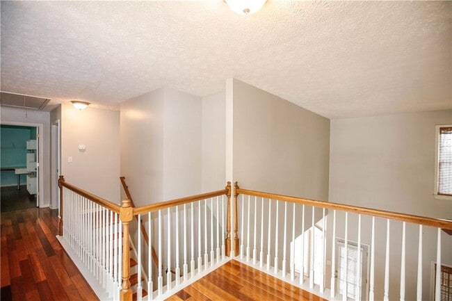 Building Photo - 435 Chandler Ct