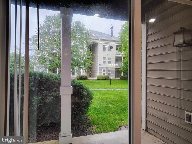 Building Photo - 17701 Kilmarnock Terrace