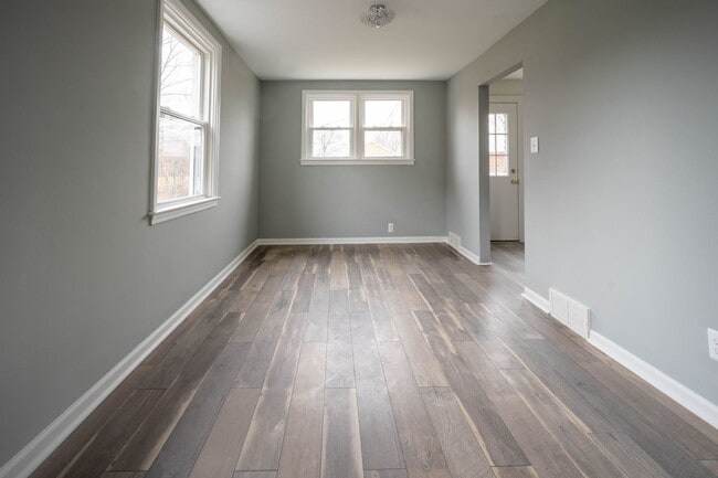 Building Photo - Twin Brick Home in Ridley SD! Granite and stainless kitchen! Renovated bathroom! Large rear fence...