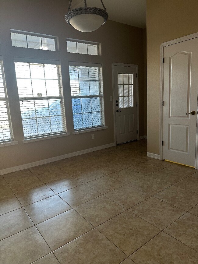 Building Photo - 4007 Zuley St