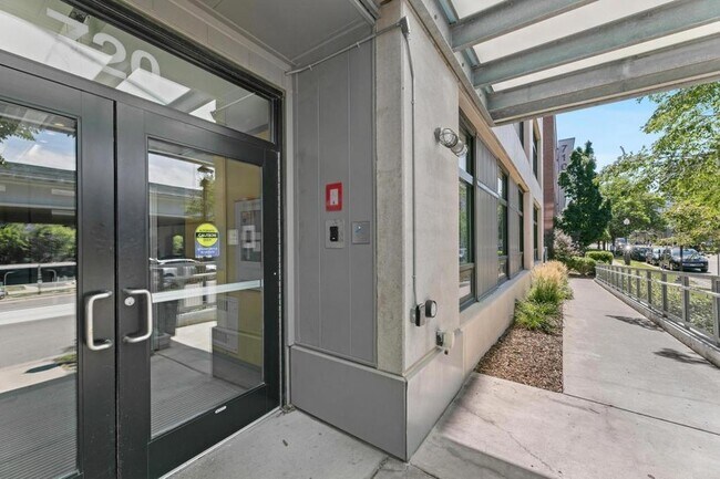 Building Photo - 720 N 4th St