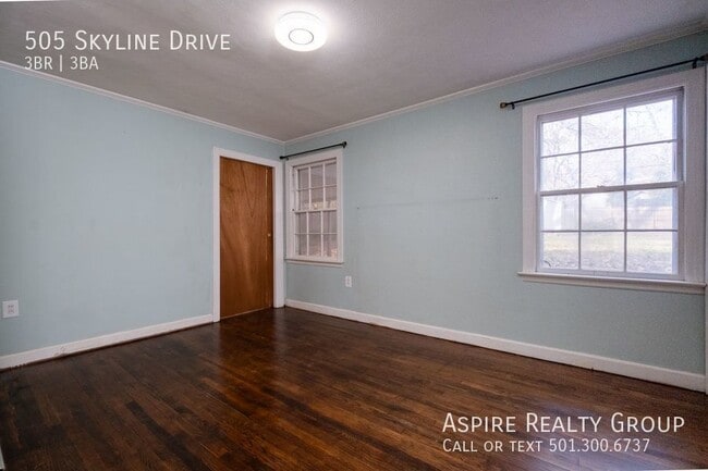 Building Photo - 505 Skyline Dr
