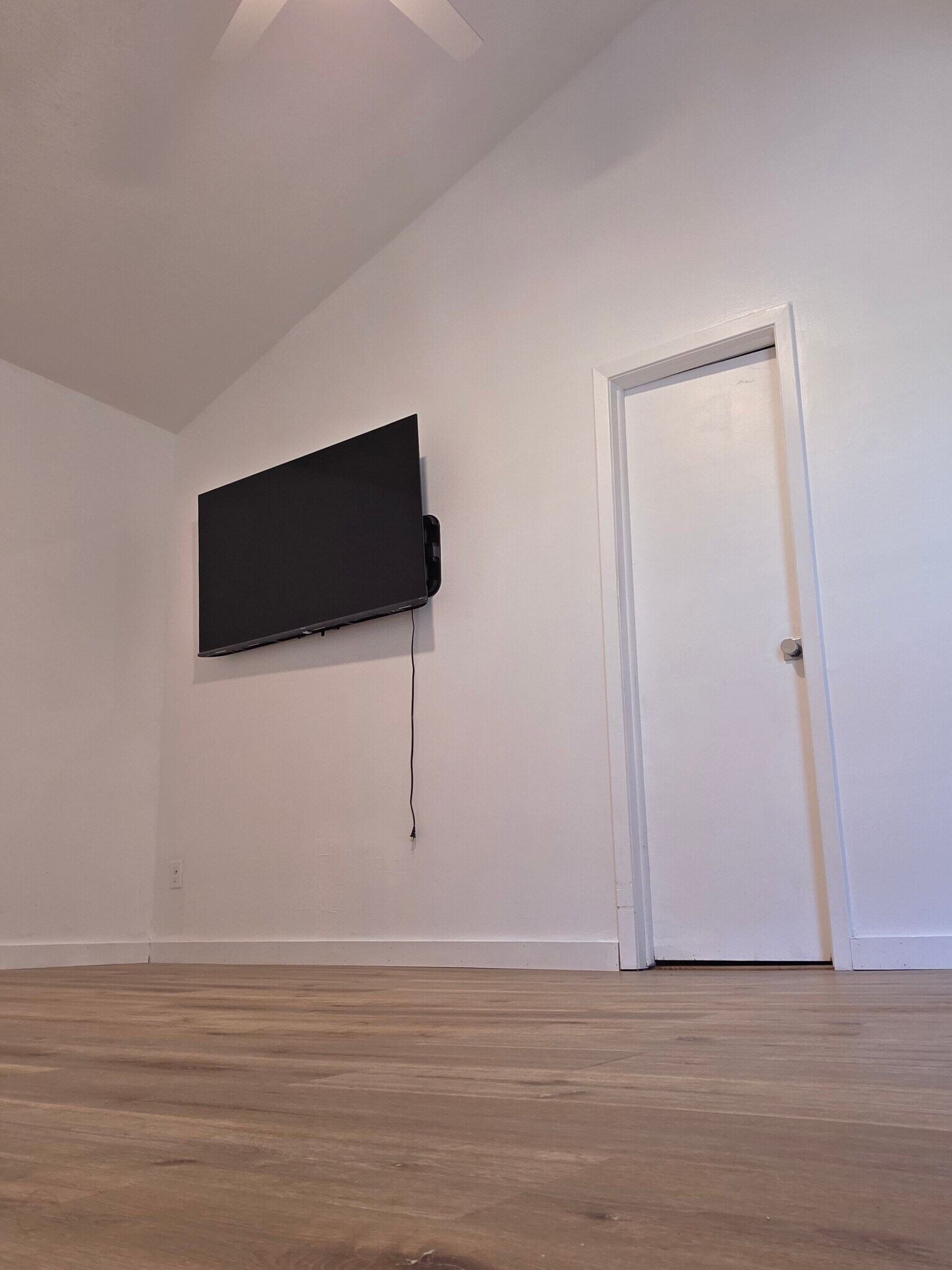 Building Photo - 11260 College Ave