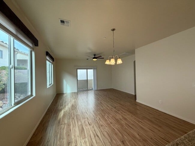 Building Photo - Price Reduced!! 3 bed 2 Bath in The Villas on Elm Contact Property Pros Property Management