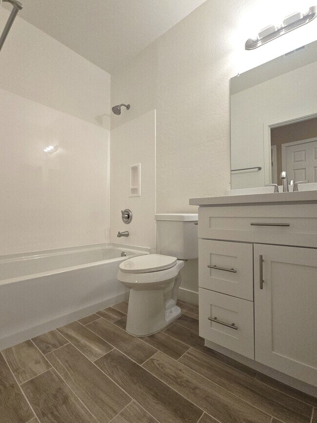 Building Photo - 2300 E Magma Rd