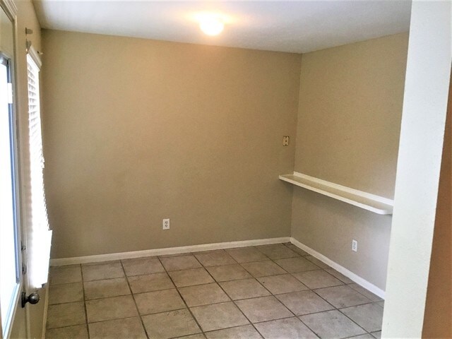 Building Photo - 2811 Copra Ln