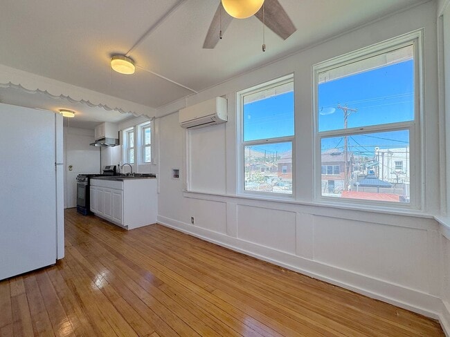 Building Photo - *All Utilities Included* Manhattan Heights 1 bed 1 bath unit with Refrig A/C and Gorgeous views!