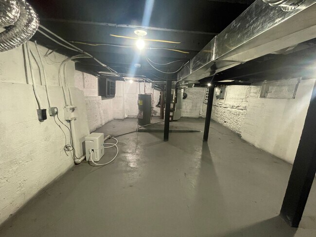 Building Photo - One Bedroom One Stall Detached Garage