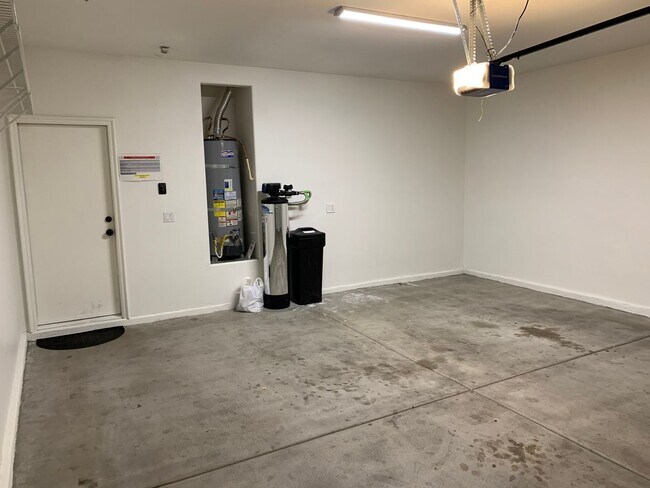 Building Photo - 90 Broken Putter Way