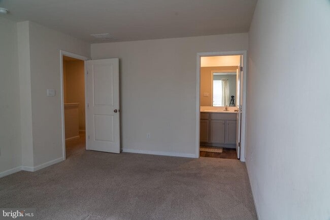 Building Photo - 57 Arlotta St